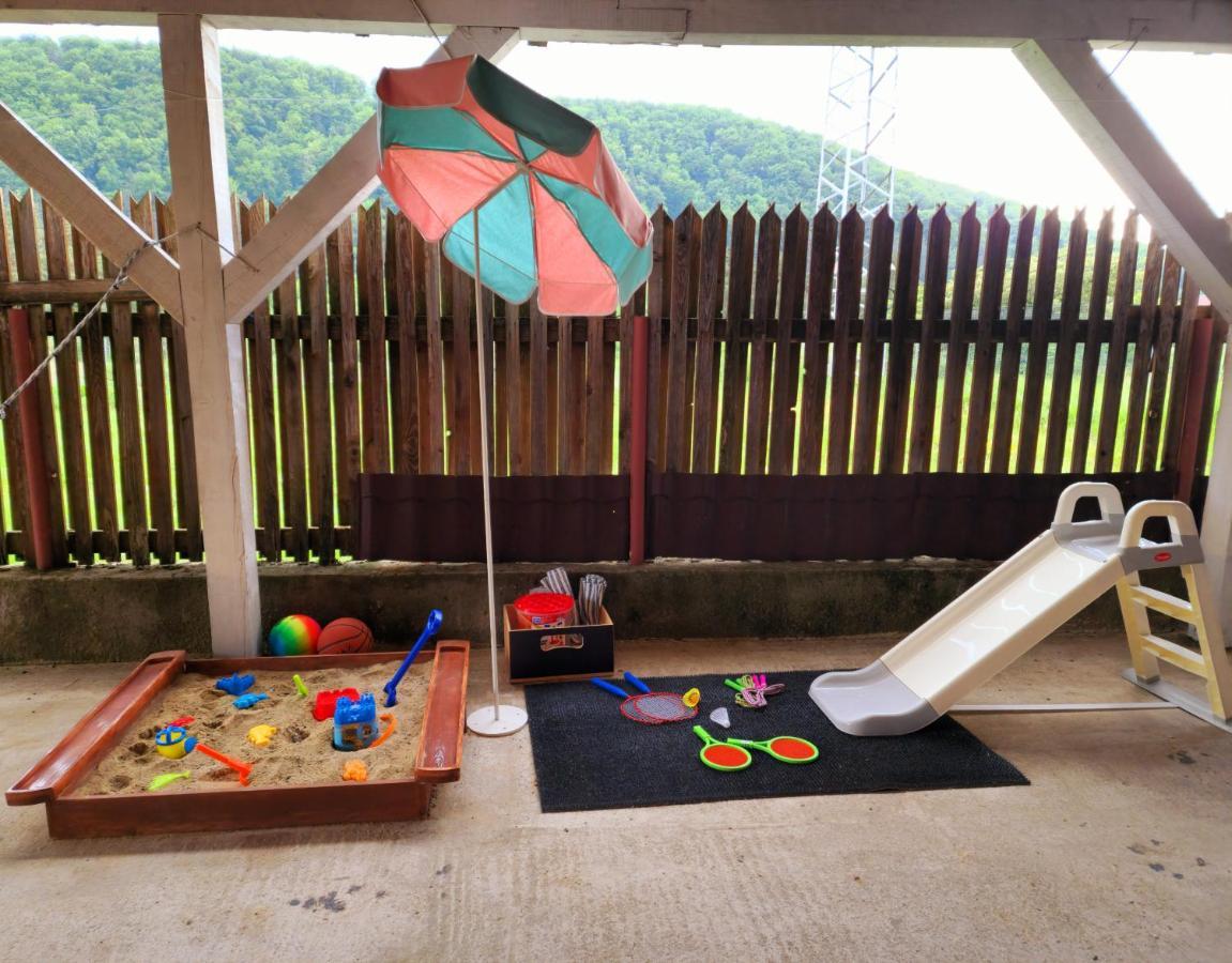 Bunloc House Holiday home *
