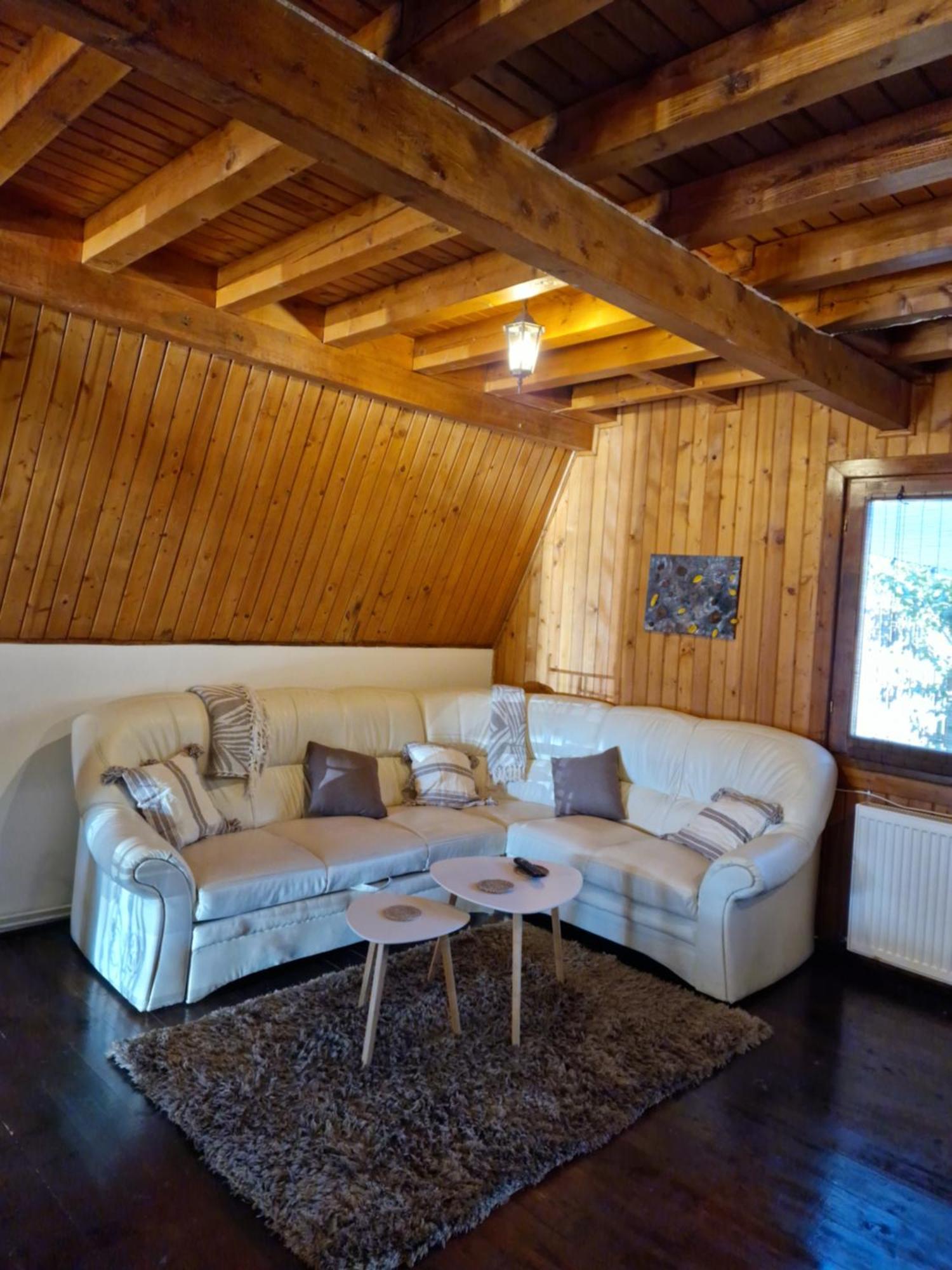 Bunloc House Holiday home *
